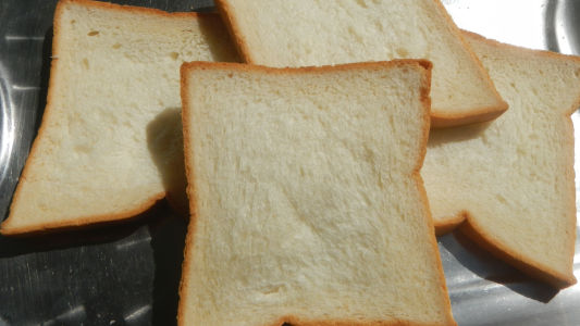slices of bread on a tray